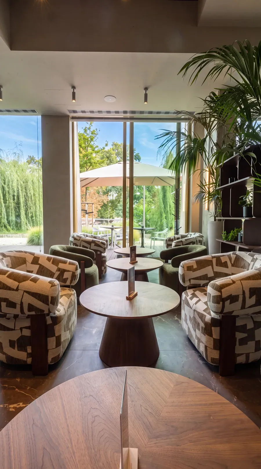 Lounge-Bereich mit Sesseln