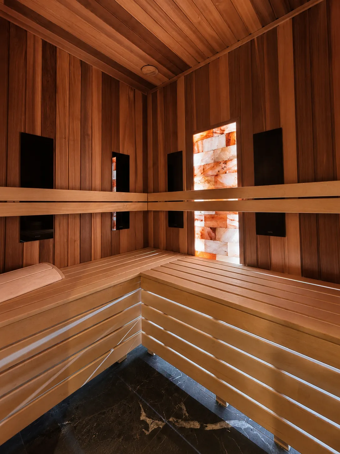 Sauna, Blick von der Tür im PONTI SPA