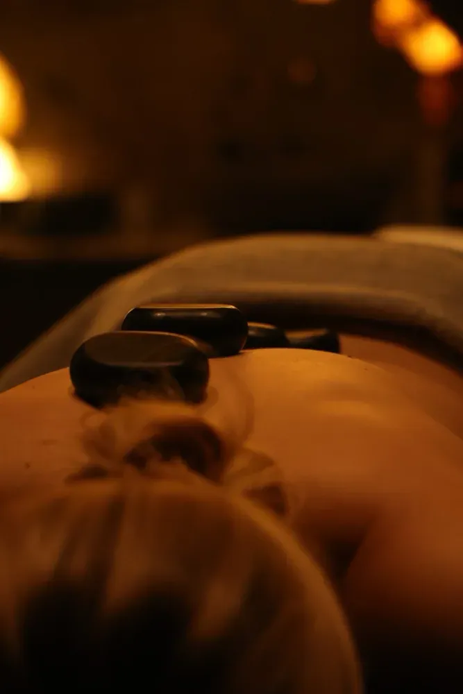 Hot-Stone-Massage im PONTI SPA